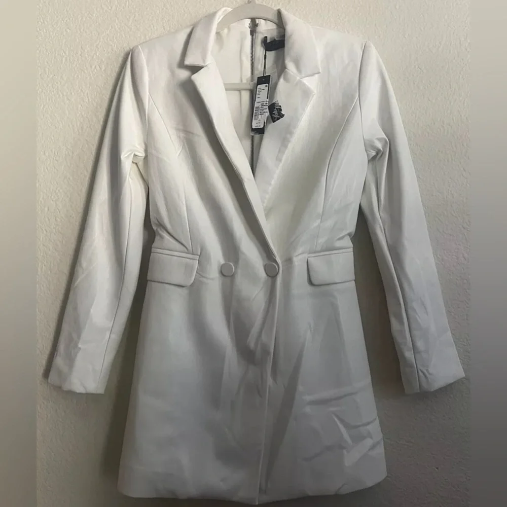 Alice and Olivia Faux Kyrie Tuxedo White Romper Jacket $495 New - Picture 7 of 11